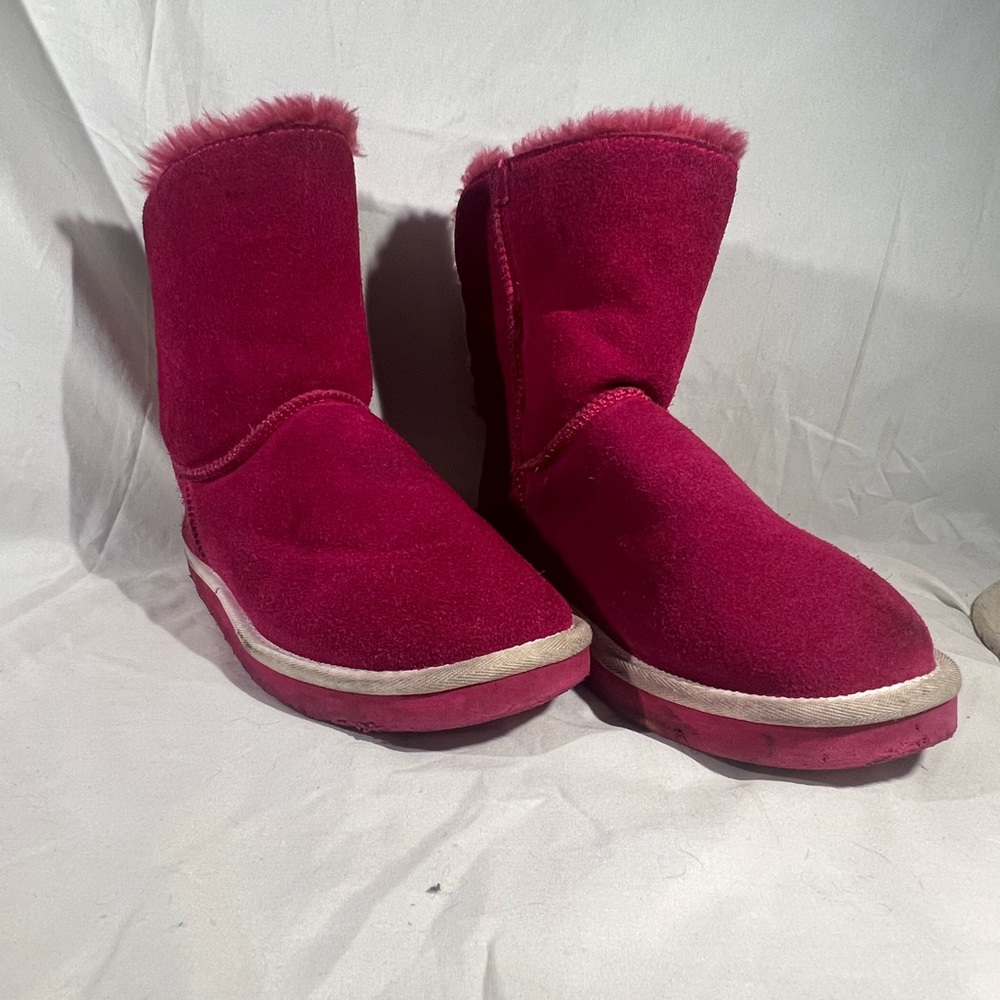 💗UGG CLASSIC SHORT HOT PINK WOMENS leather boots shoes Size 9💗